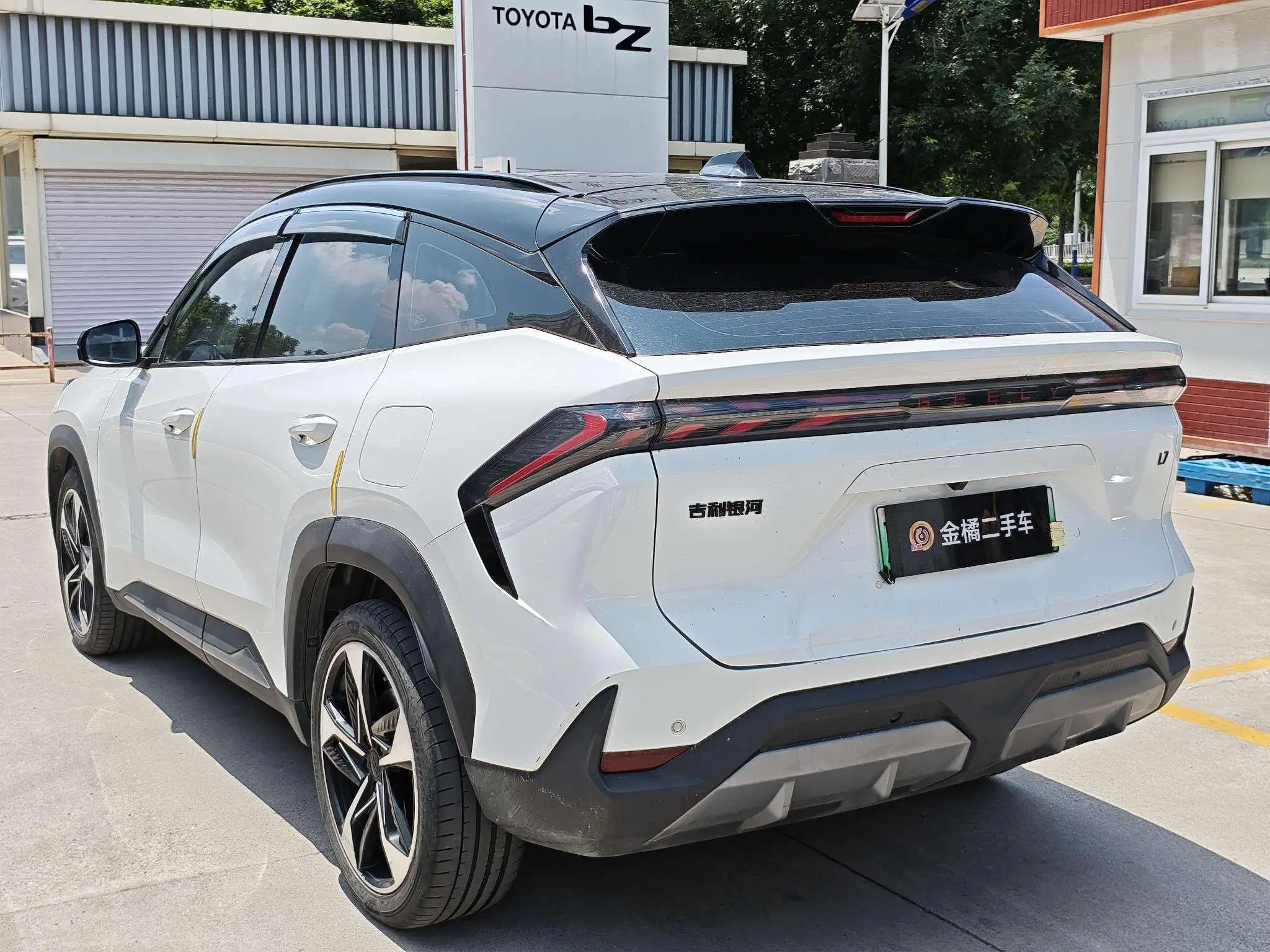 Geely Galaxy Galaxy L7 1.5T DHT 115km Starship