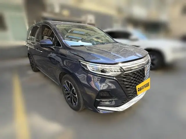 Roewe Roewe iMAX8 400TGI Reunion Edition