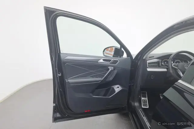 Volkswagen Tiguan L 330TSI two-wheel drive R-Line Premium edition