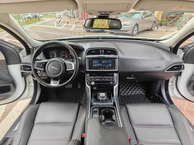 Jaguar Jaguar XEL 2.0T 200PS Premium Edition