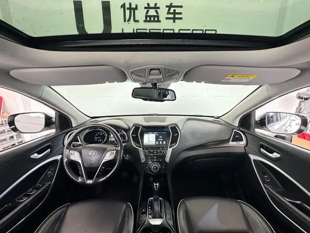Hyundai Shengda 2.0T automatic two-wheel drive intelligent 7-seater