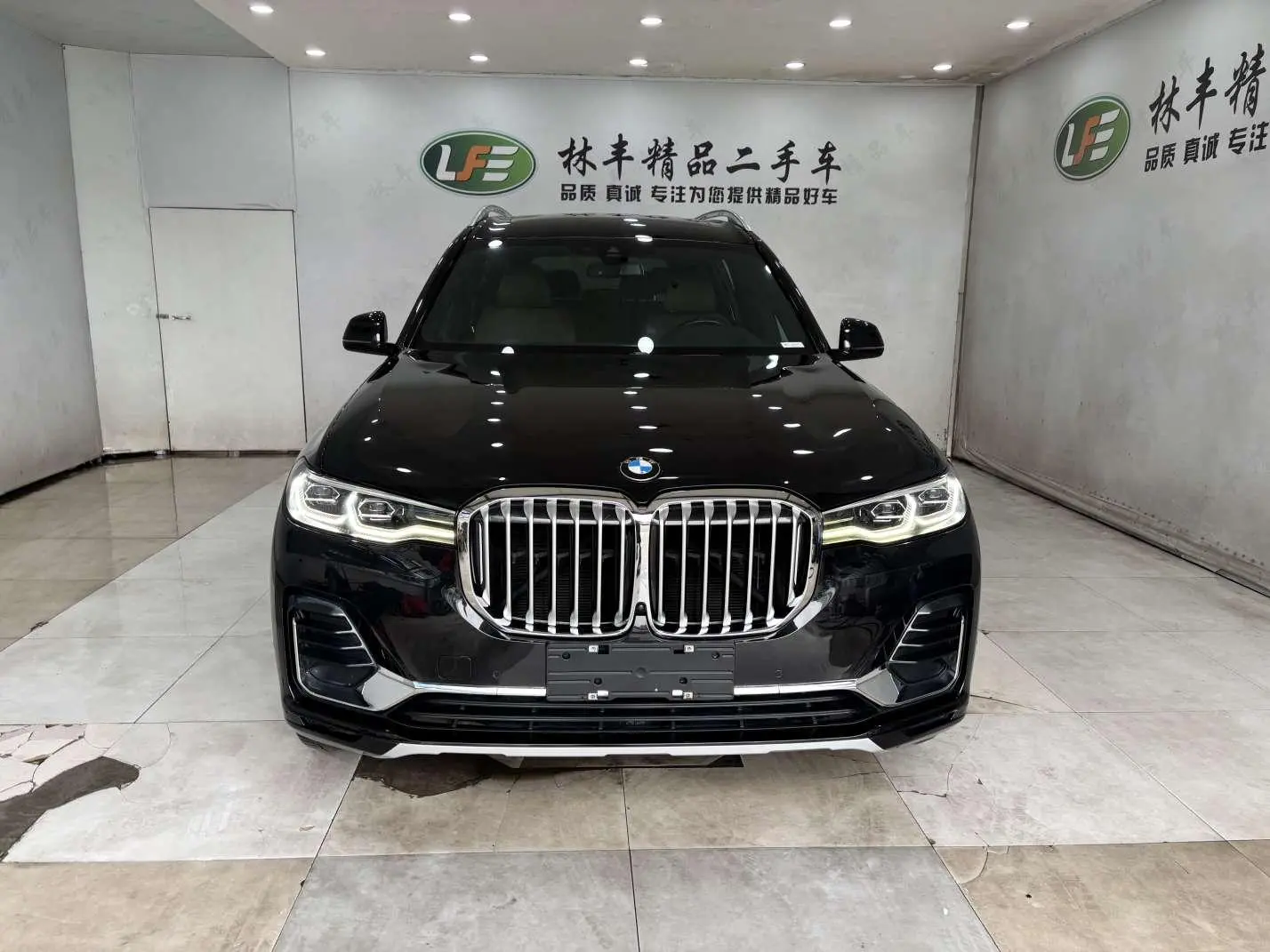 BMW BMW X7 xDrive40i Leading Luxury Set