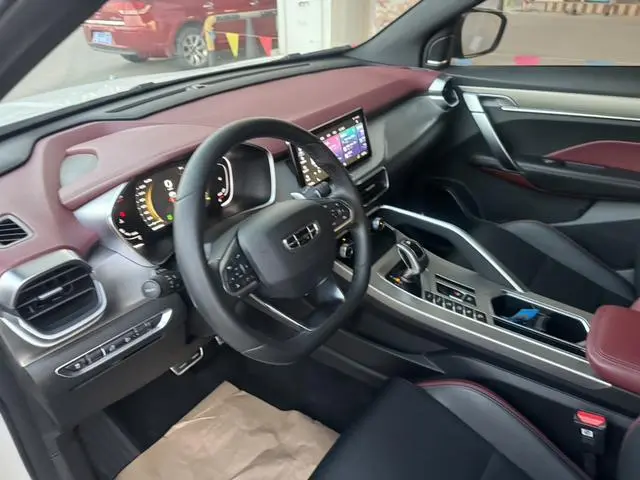 Geely Binyue PRO 260T DCT Battle