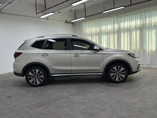 Roewe Roewe eRX5 50T Hybrid Interconnection Premium Ultimate Edition