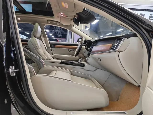 Volvo Volvo S90 PHEV T8 E-drive hybrid Honor Edition 3-seater Country VI