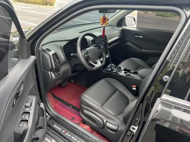 Hyundai Hyundai ix35 240T GDi DCT two-wheel drive leading version GLS
