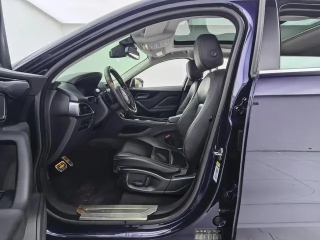 Jaguar Jaguar F-PACE 2.0T two-wheel drive Urban Exclusive Edition