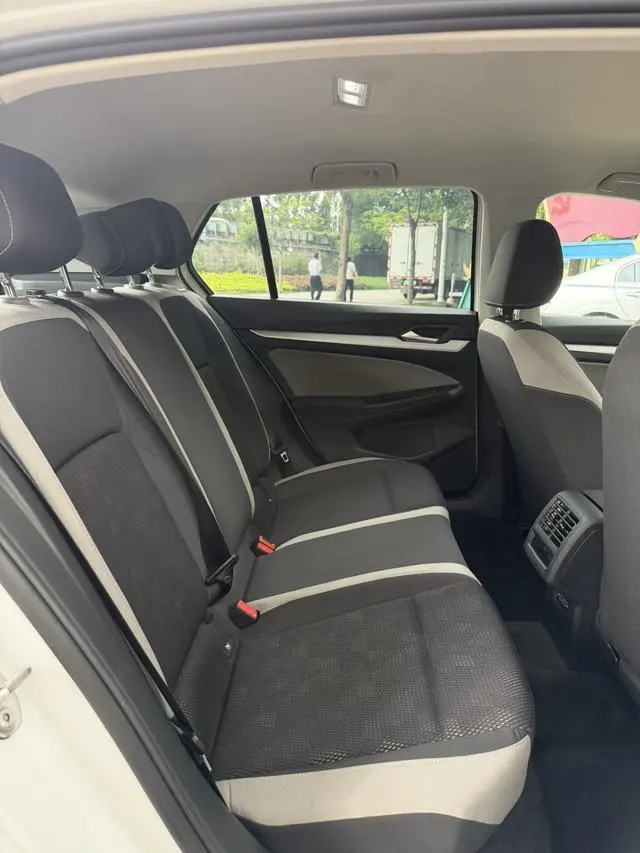Volkswagen golf 200TSI DSG