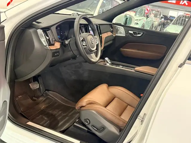 Volvo Volvo XC60 PHEV T8 four-wheel drive long battery life Zhiya Deluxe Edition