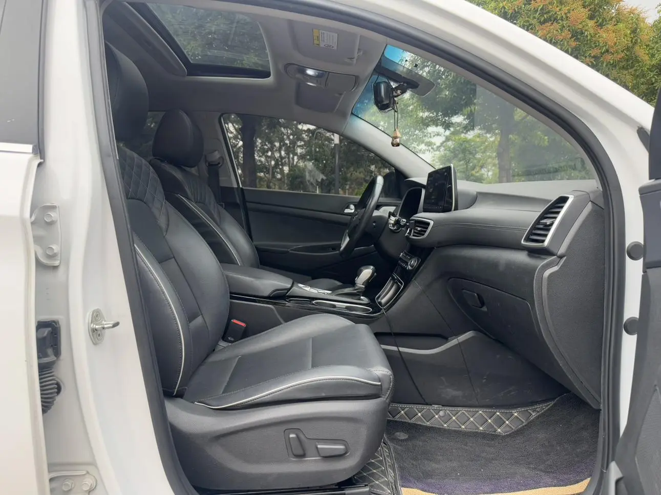 Hyundai Tucson 280TGDi dual-clutch two-wheel drive Zhilian version Country VI