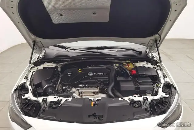 Buick Regal 20T Elite Country V