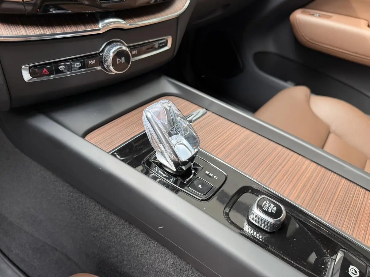 Volvo Volvo XC60 PHEV T8 four-wheel drive long battery life Zhiyuan Deluxe Edition