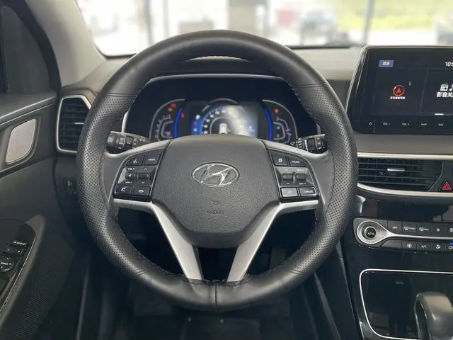 Hyundai Tucson 280TGDi dual-clutch two-wheel drive fashion version of the country V
