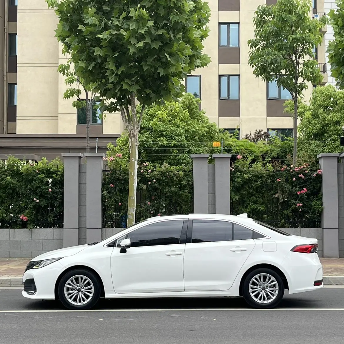 TOYOTA Asian lion 2.0L Deluxe Edition