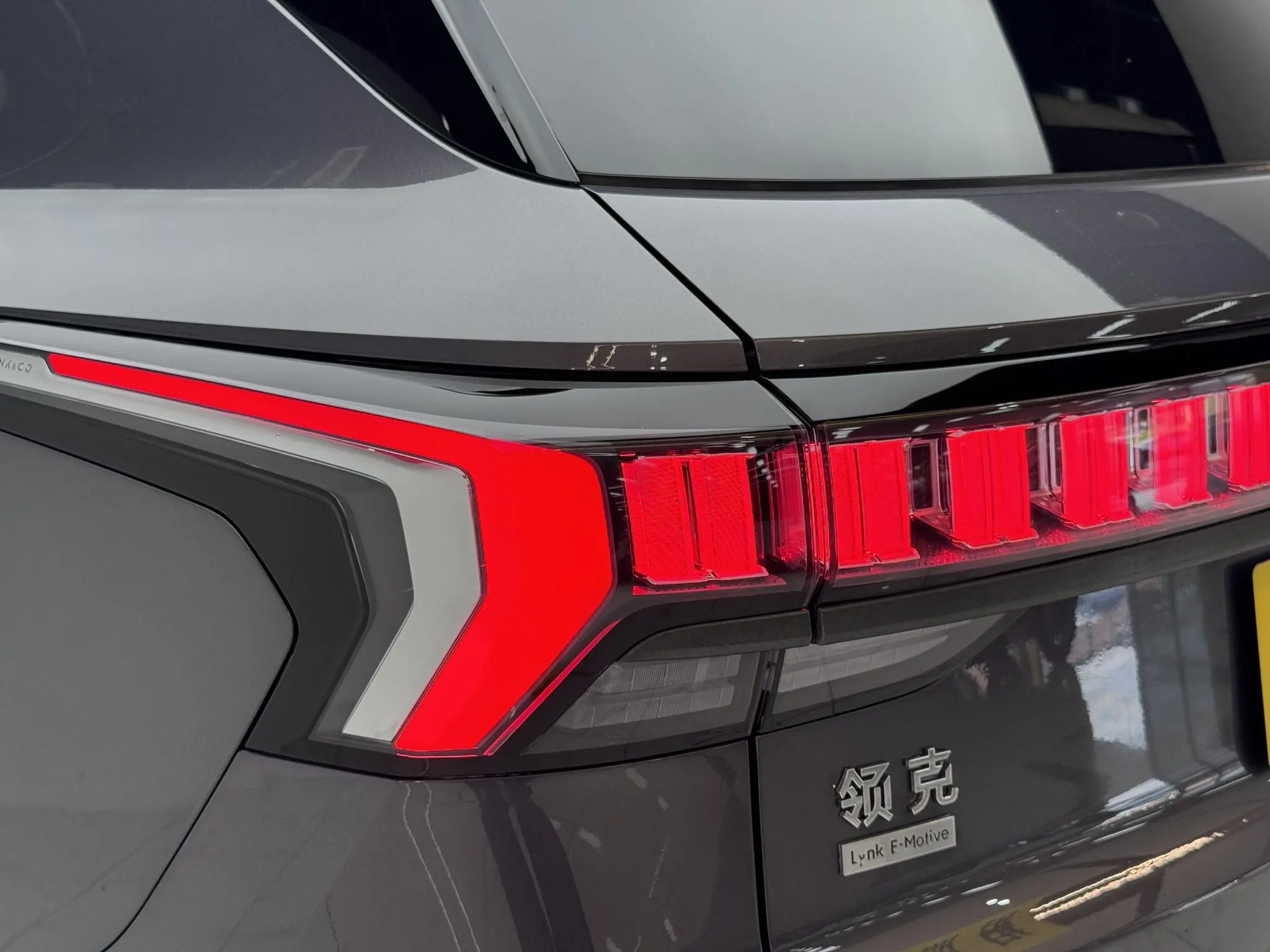 LYNK & CO Lynk &Co. 09 EM-P EM-P 2.0 TD Voyage Edition Six-seater PM
