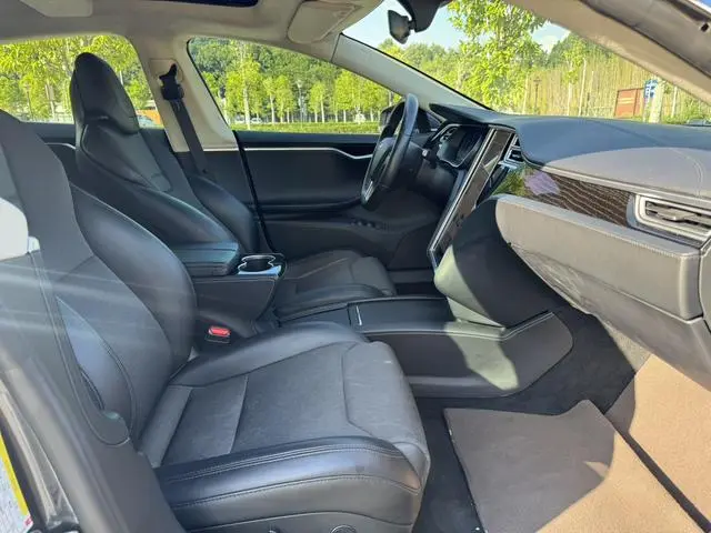 Tesla Model S 75