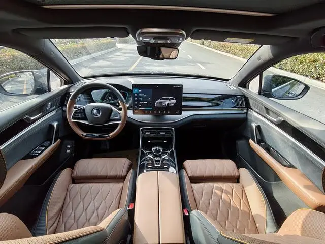 BYD Tang DM DM 2.0T four-wheel drive high-performance version of the Genesis flagship