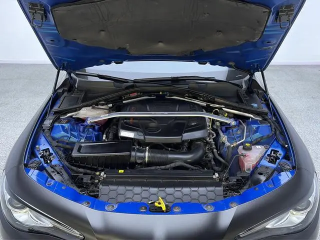 Alfa Romeo Giulia 2.0T 280HP Deluxe Edition