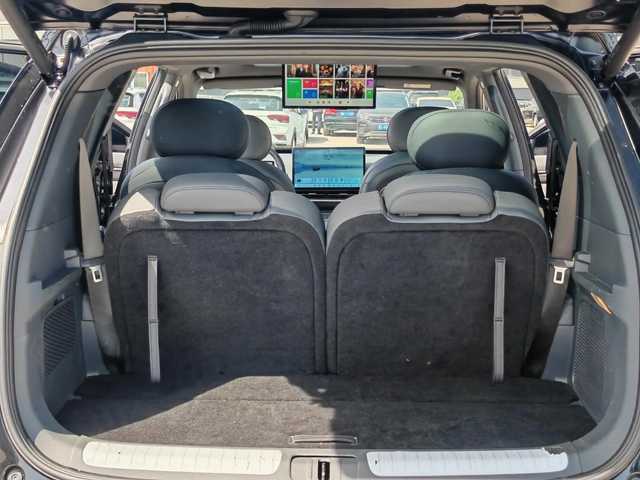 Dongfeng eπ eπ008 210Max extended range version 6 seats