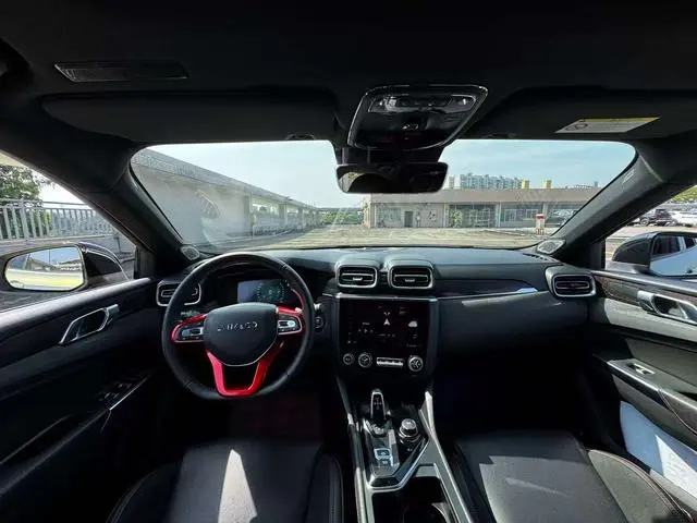 LYNK & CO Lynk 03 1.5TD DCT Jin Pro Version