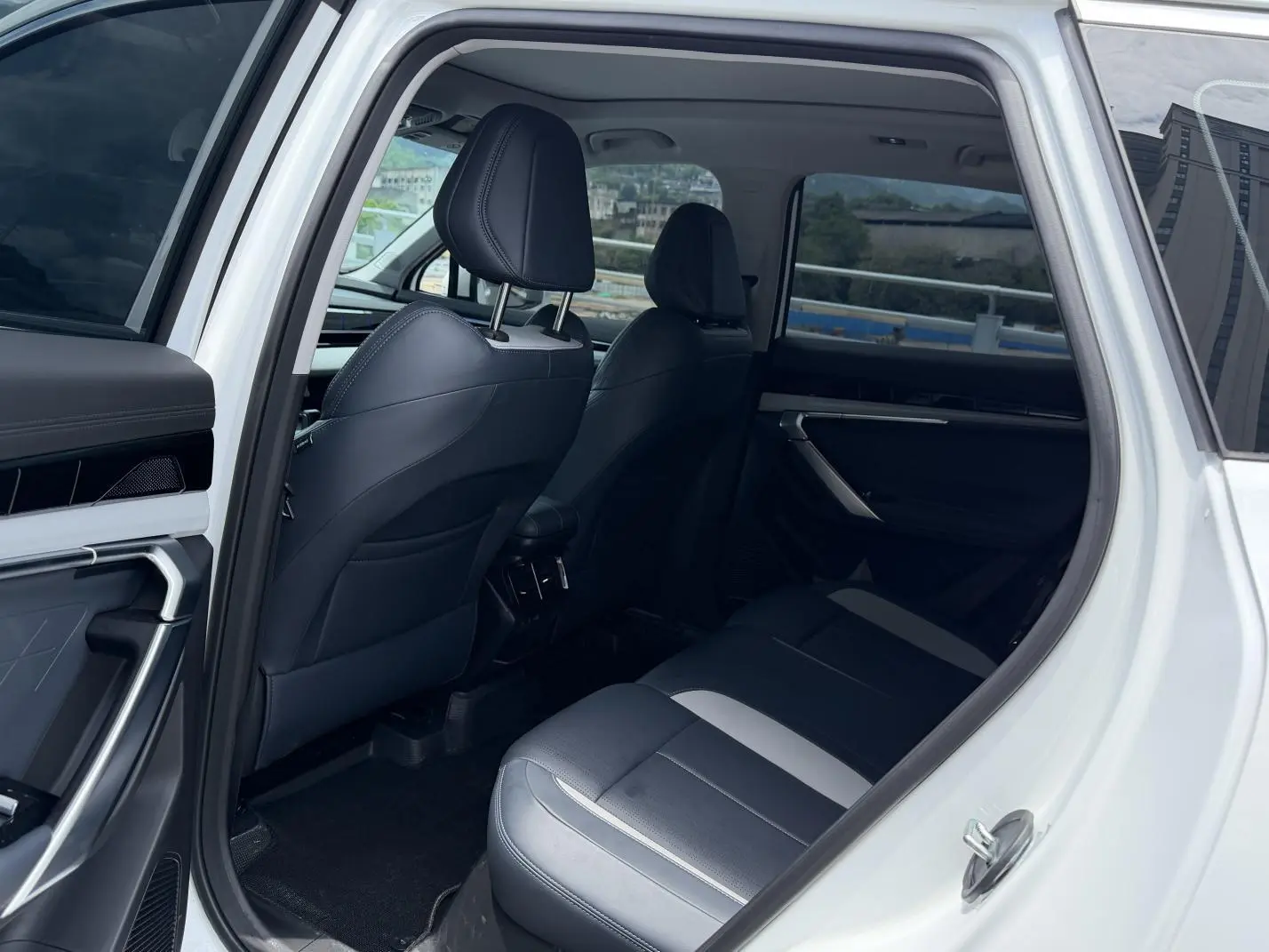 Geely Boyue L 1.5TD DCT Premium Edition