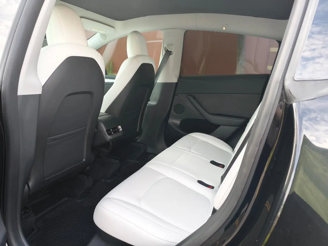 Tesla Model Y Facelifted rear-wheel drive version
