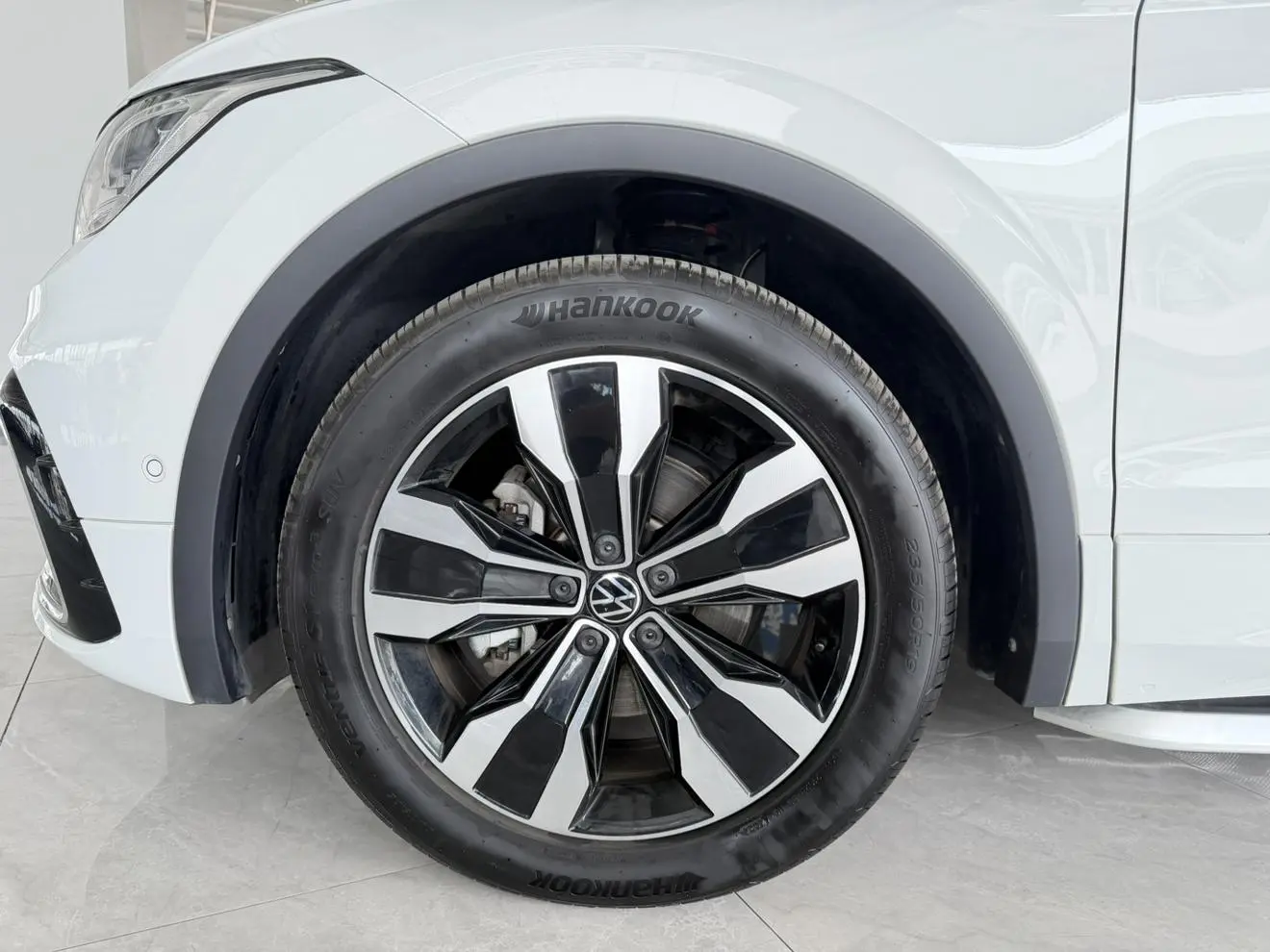 Volkswagen Tiguan L Outstanding 330TSI two-wheel drive R-Line Longyao version