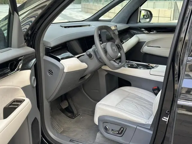 ZEEKR ZEEKR 009 Seven-seater aisle version four-wheel drive 108kWh