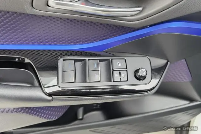 TOYOTA IZOA 2.0L Yichi Edition Country VI