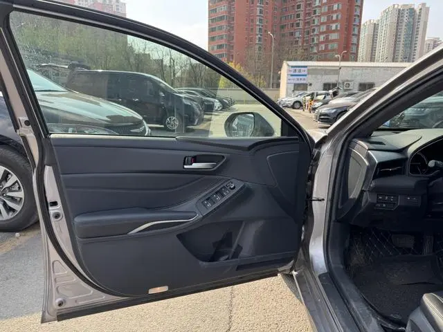 TOYOTA Asian dragon Dual engine 2.5L Deluxe Edition Country VI