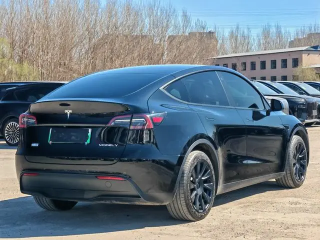 Tesla Model Y Facelift, long battery life, all-wheel drive version