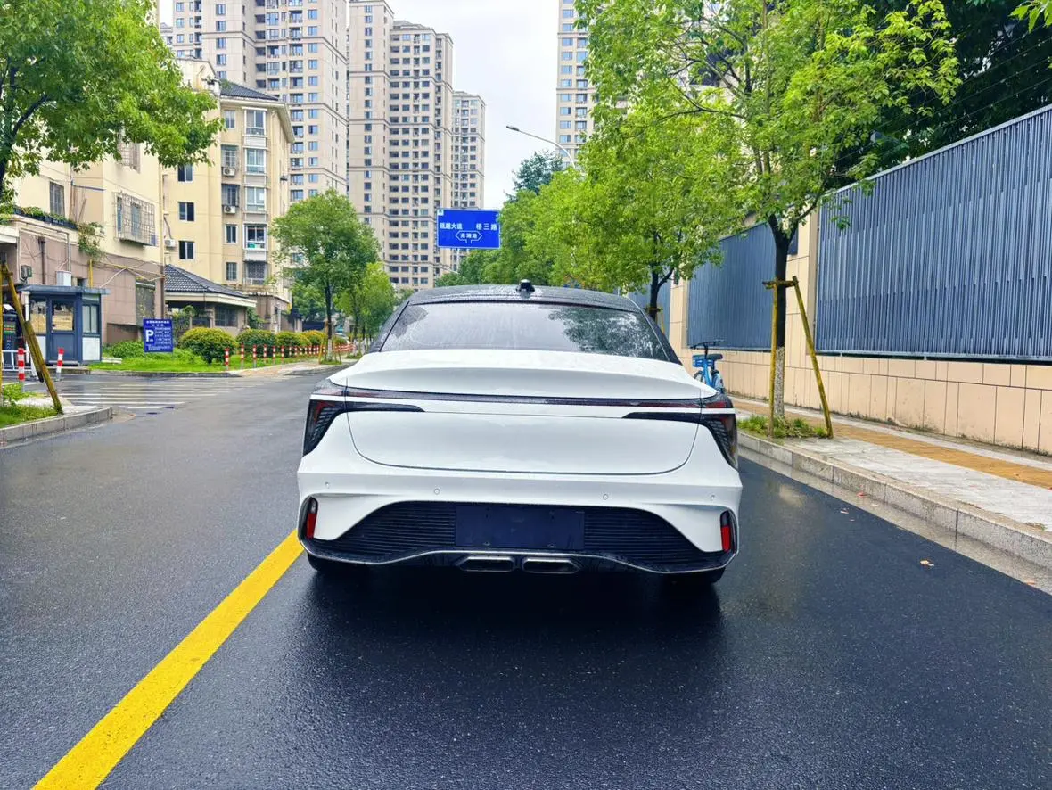 Hongqi Hongqi H6 2.0T to the United States version