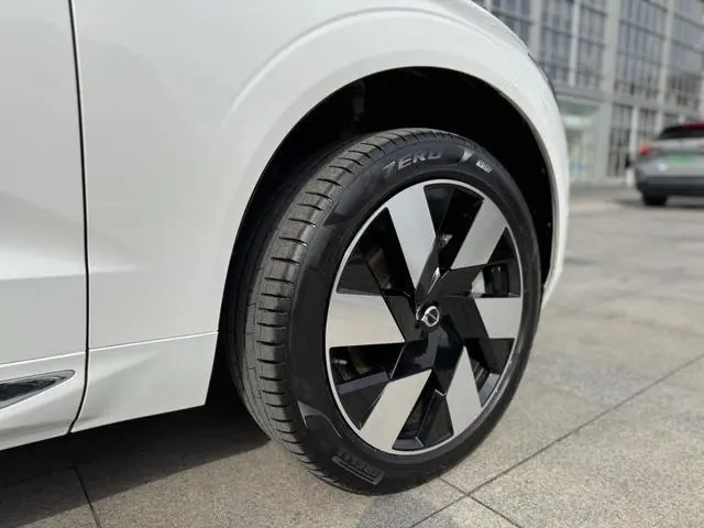 Volvo Volvo XC60 PHEV T8 four-wheel drive long battery life Zhiya Deluxe Edition