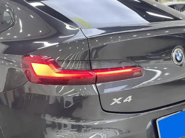 BMW BMW X4 xDrive25i M Sports Yao Ye Suit