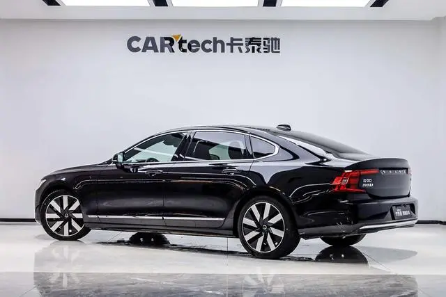 Volvo Volvo S90 PHEV T8 four-wheel drive long battery life Zhiya Deluxe Edition