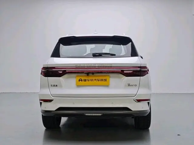 BYD Song Pro DM DM 1.5T four-wheel drive performance version flagship model