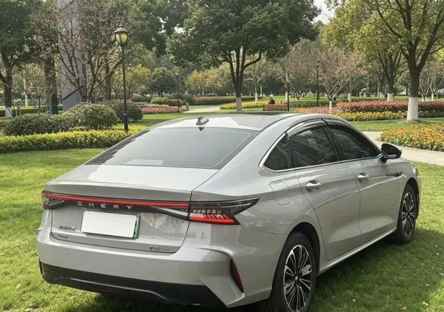 Chery Fengyun Fengyun A8 127 Wind-by-wind version