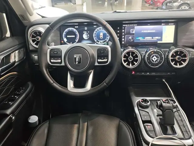 Tank Tank 300 2.0T Conqueror