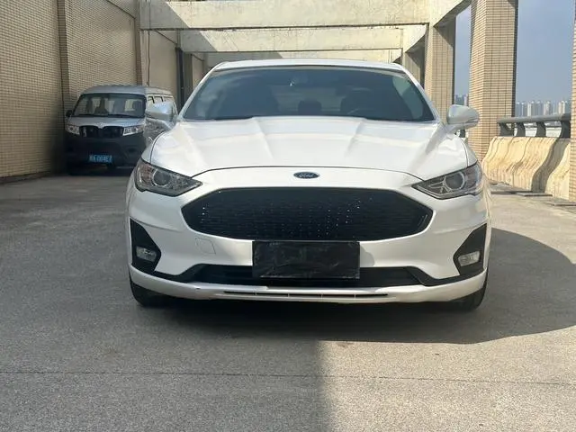 Ford Mondeo EcoBoost 180 fashion type