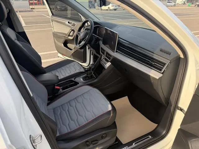 Volkswagen Tiguan L PHEV 430PHEV plug-in hybrid Ultimate Edition
