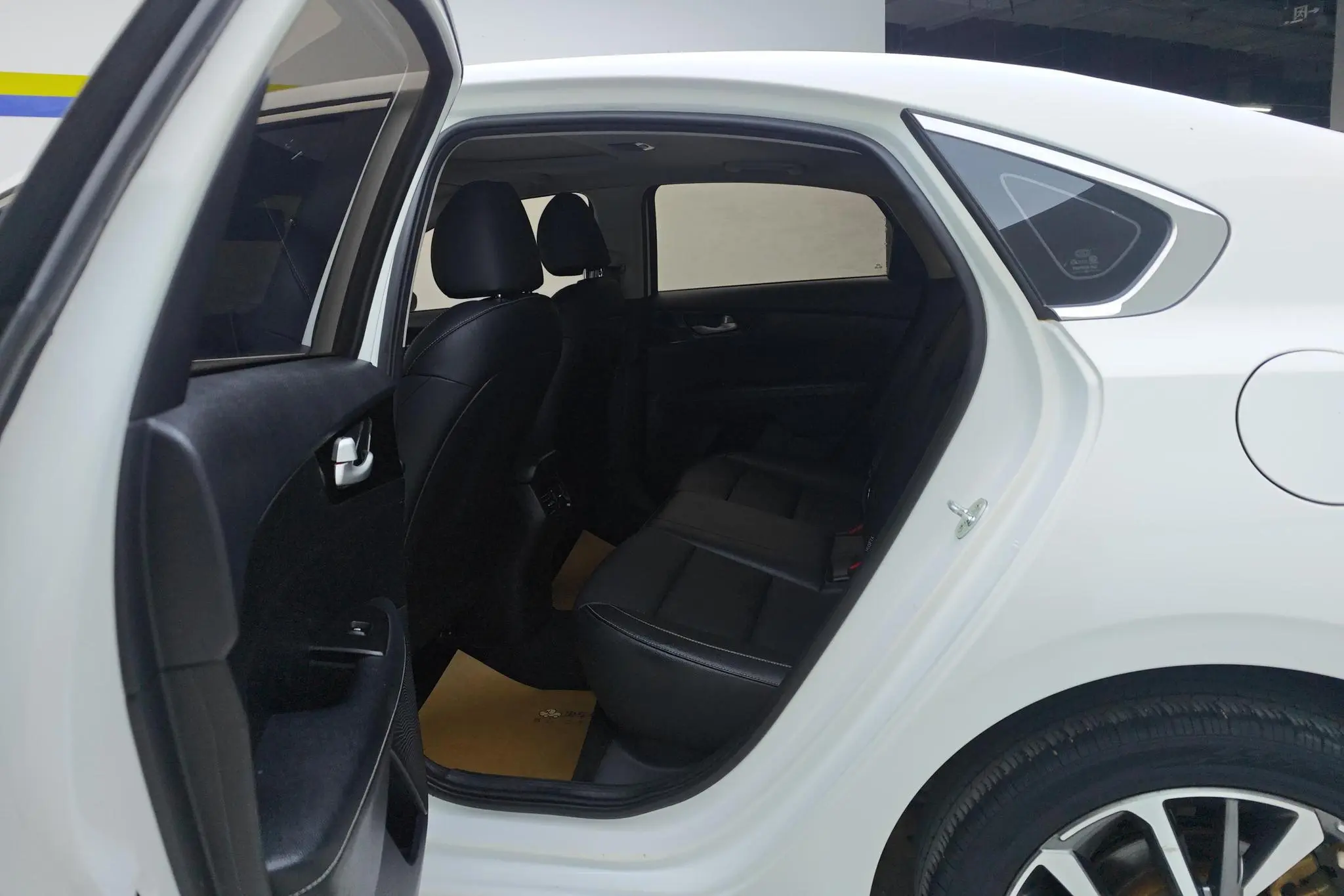 Kia Kia K3 1.5L IVT Fashion Edition