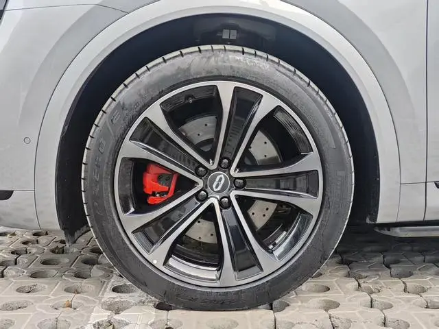 AITO Ask the world M8 Extended range Max+ five-seater version