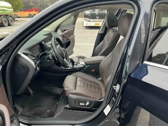 BMW BMW X3 xDrive28i M sports suit