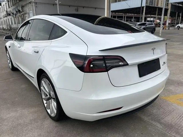 Tesla Model 3 Upgraded version of standard battery life rear drive