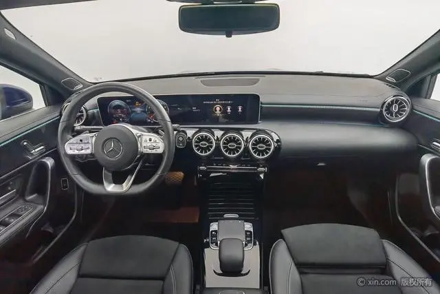 Mercedes-Benz Mercedes-Benz A-class A 200 L sports sedan