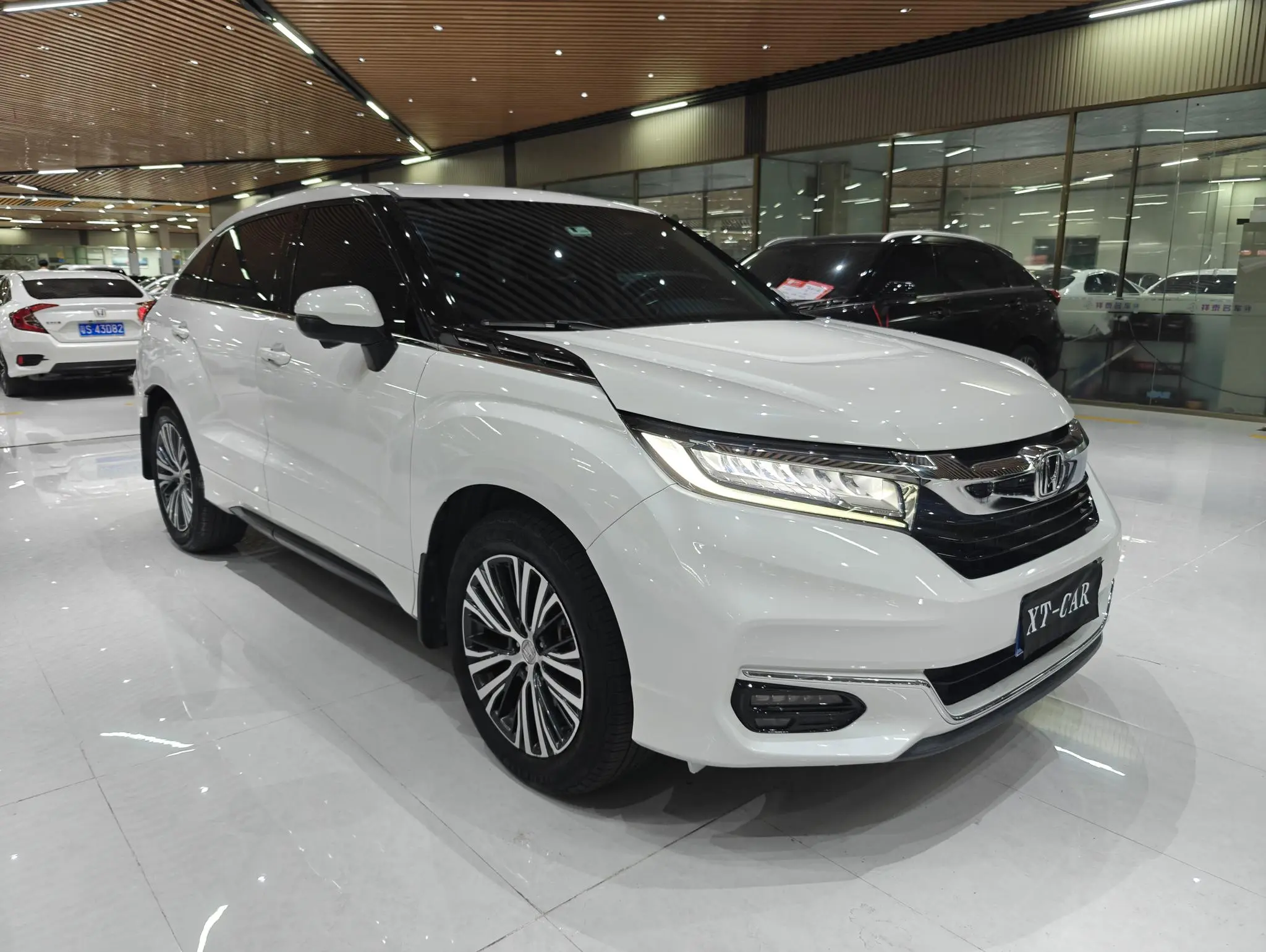 Honda Crown Road 240 TURBO CVT Smart Edition