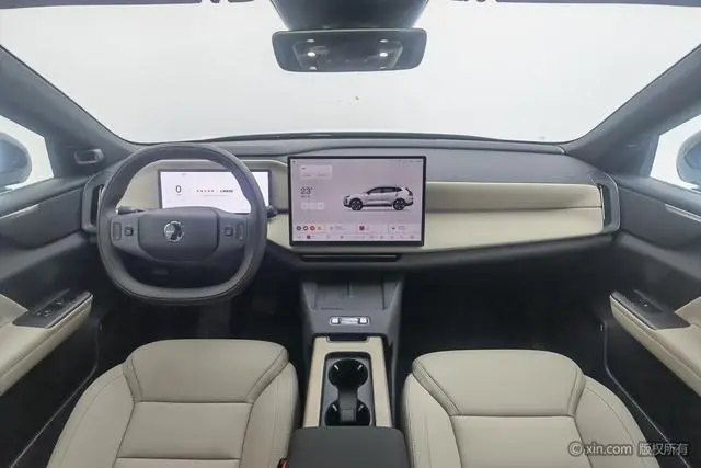 Volvo Volvo XC70 Four-wheel drive, long battery life Core