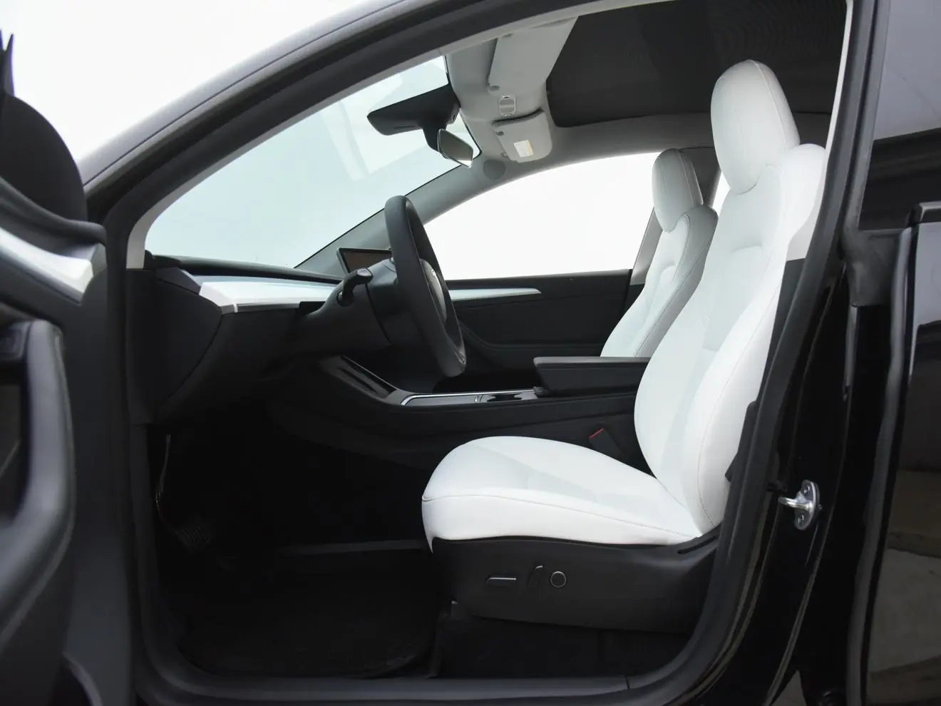 Tesla Model Y Facelifted rear-wheel drive version