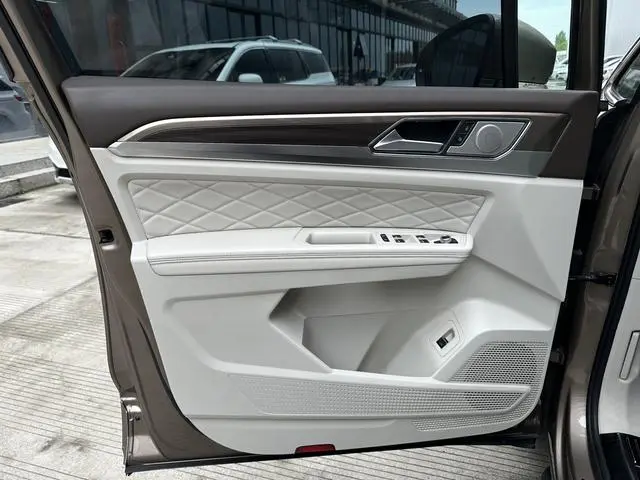 Volkswagen Weiran 380TSI Premium Edition
