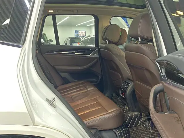 BMW BMW X3 xDrive28i M sports suit country V